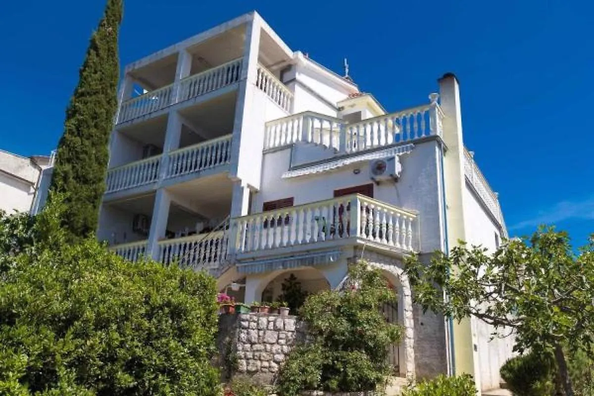 Apartments In Dramalj 41212
