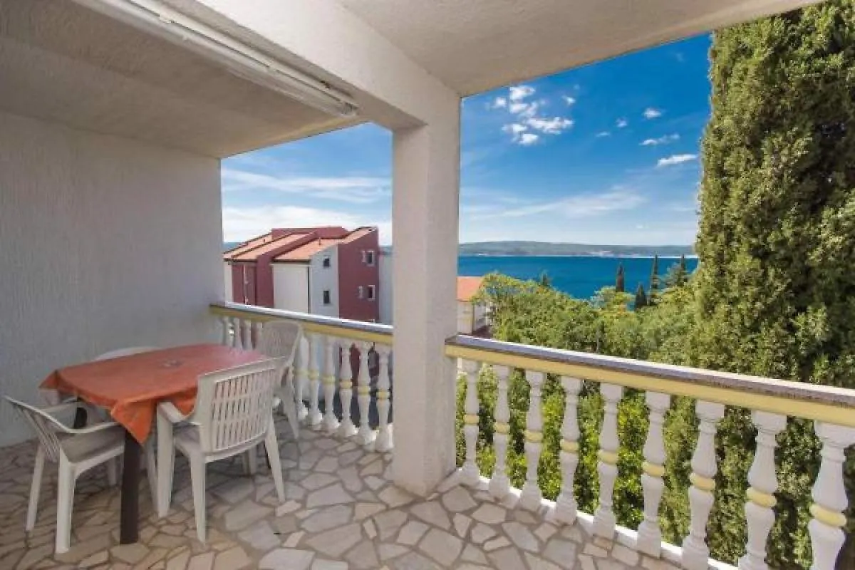 Apartments In Dramalj 41212